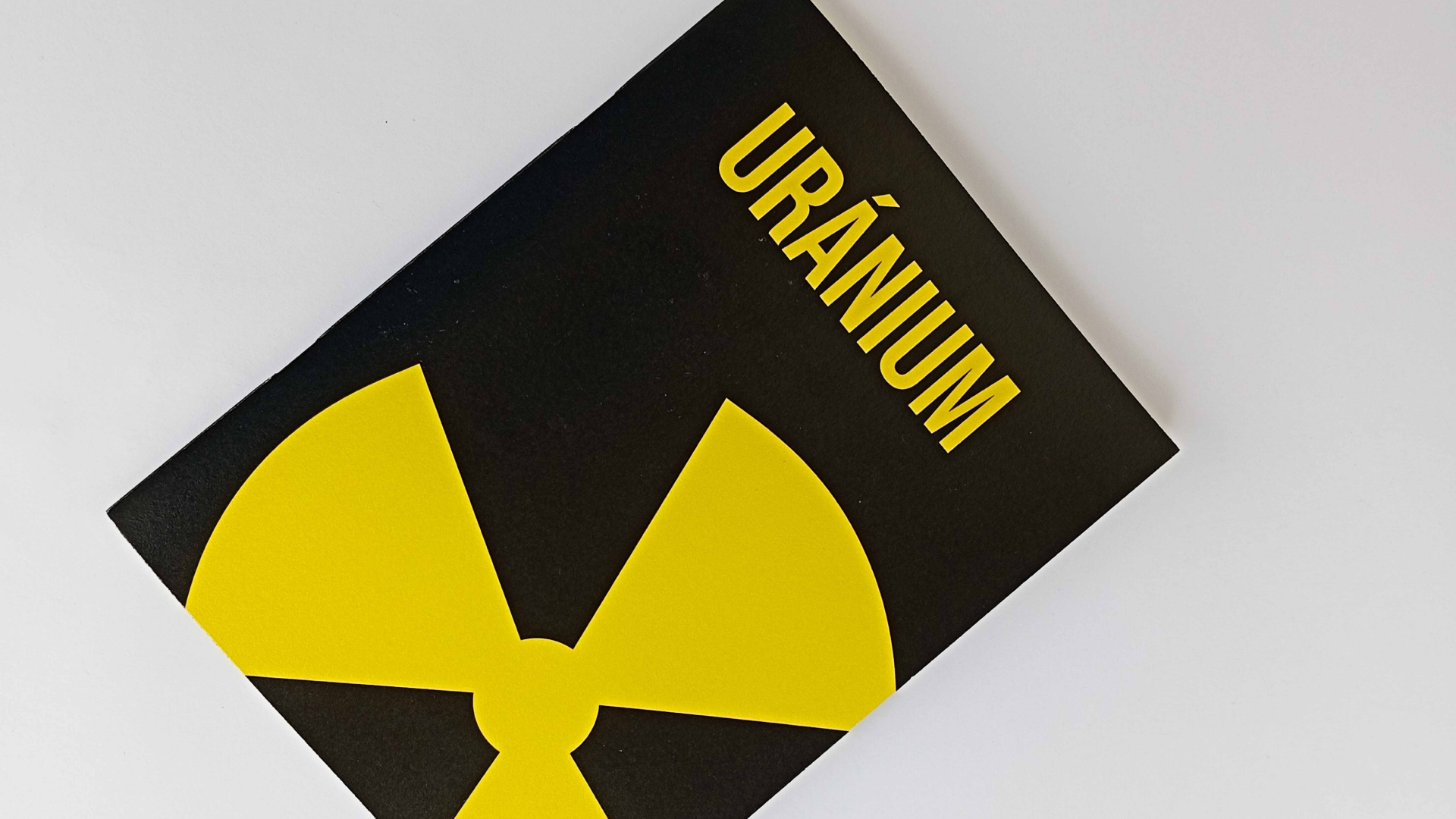 uránium